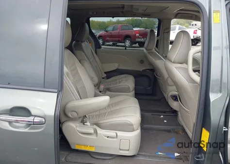 2014 Toyota Sienna Limited 7 Passenger z USA, uszkodzony, nr VIN 5TDDK3DC3ES080867